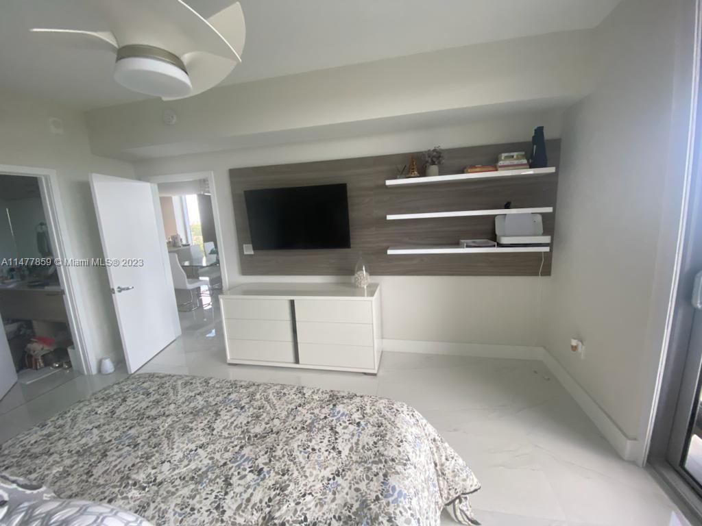16385 Biscayne Blvd 1415 Property Photo 10