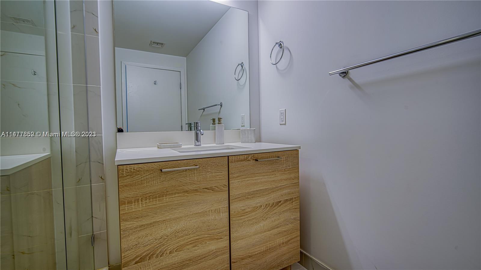 16385 Biscayne Blvd 1415 Property Photo 14