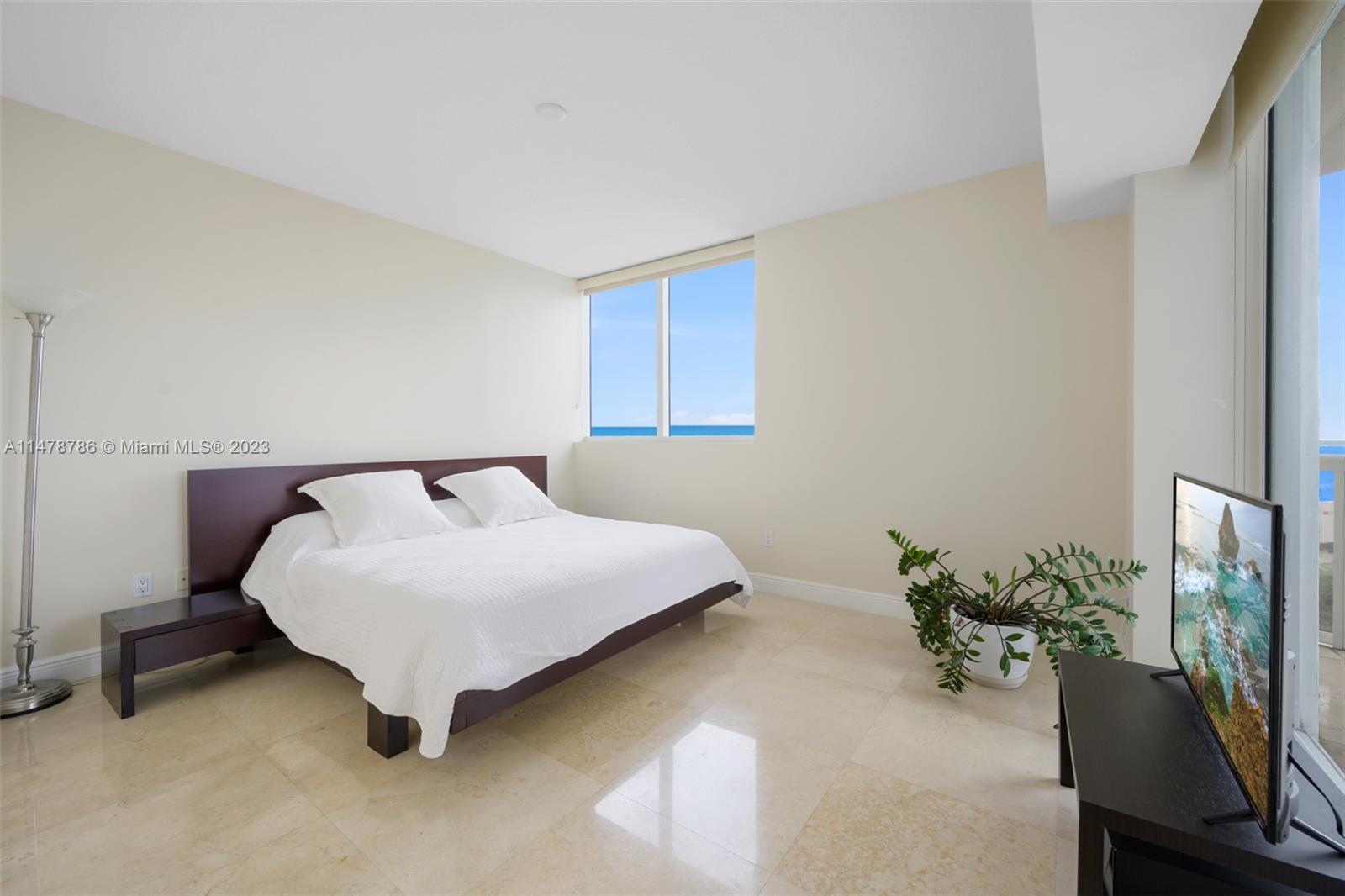 3801 Collins Ave 1105 Property Photo 17