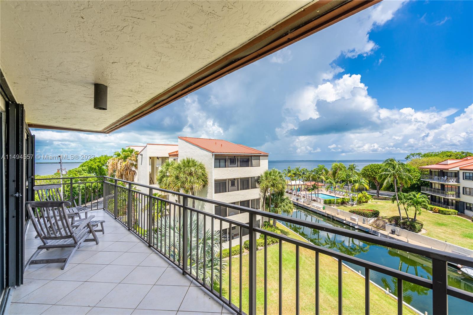 104500 Overseas Hwy B401 Property Photo 1