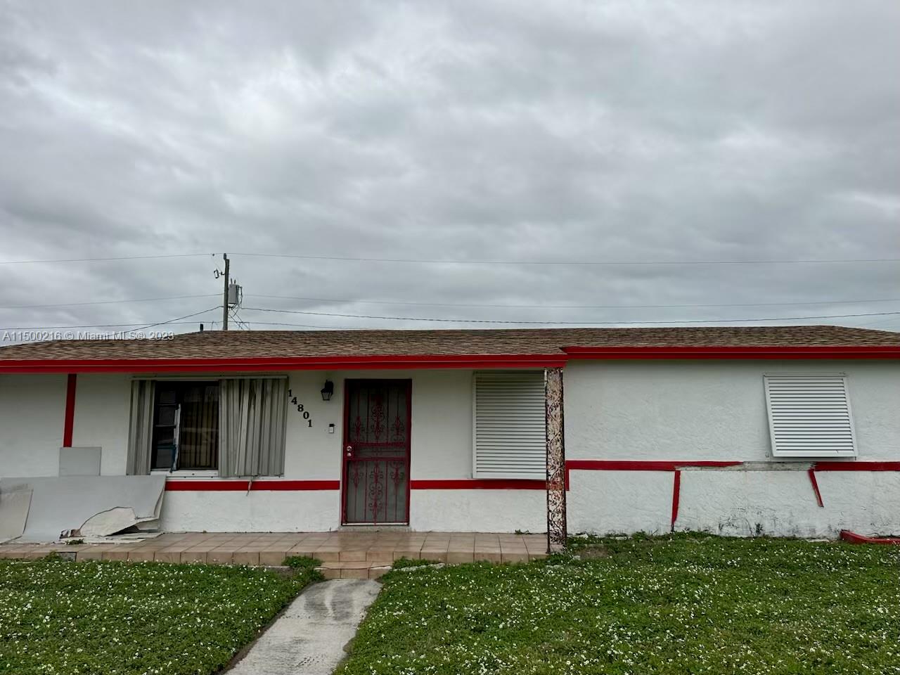 14801 Sw 103rd Pl Property Photo 1