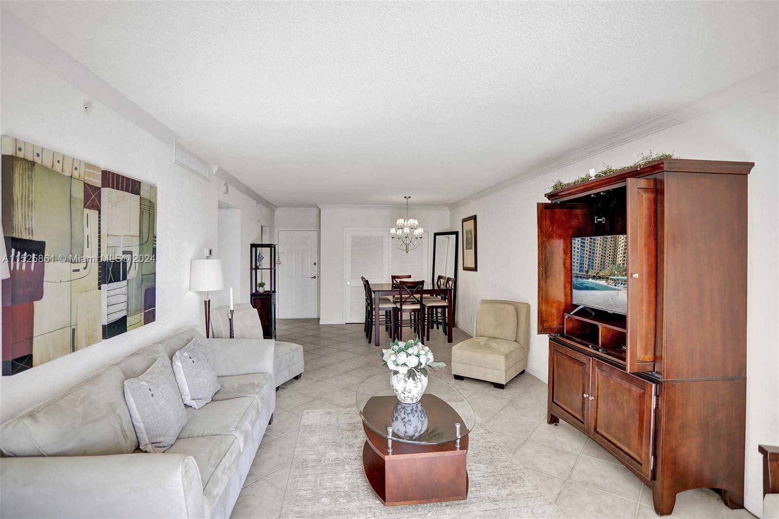 2501 S Ocean Dr Property Photo 8