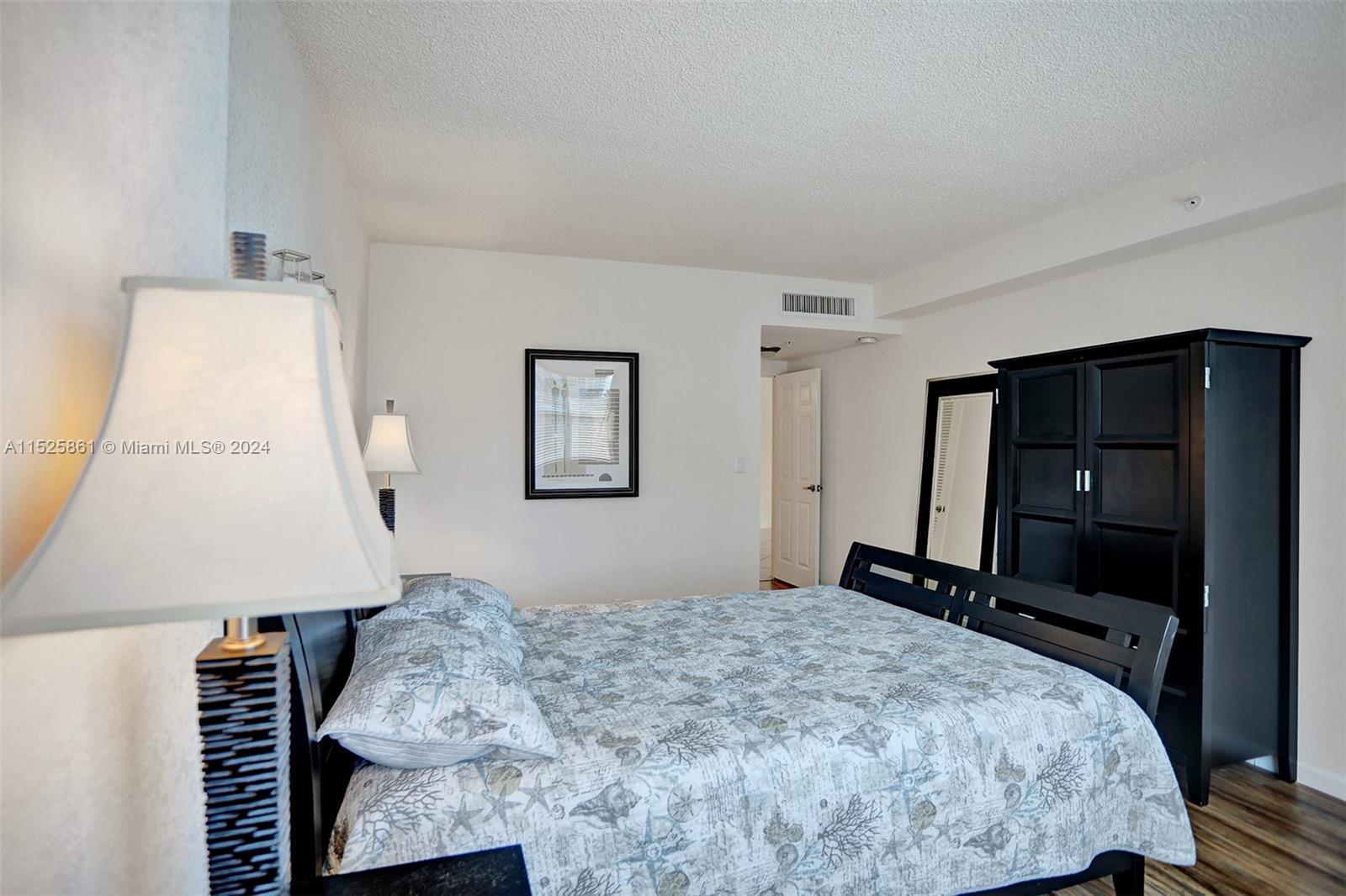 2501 S Ocean Dr Property Photo 13