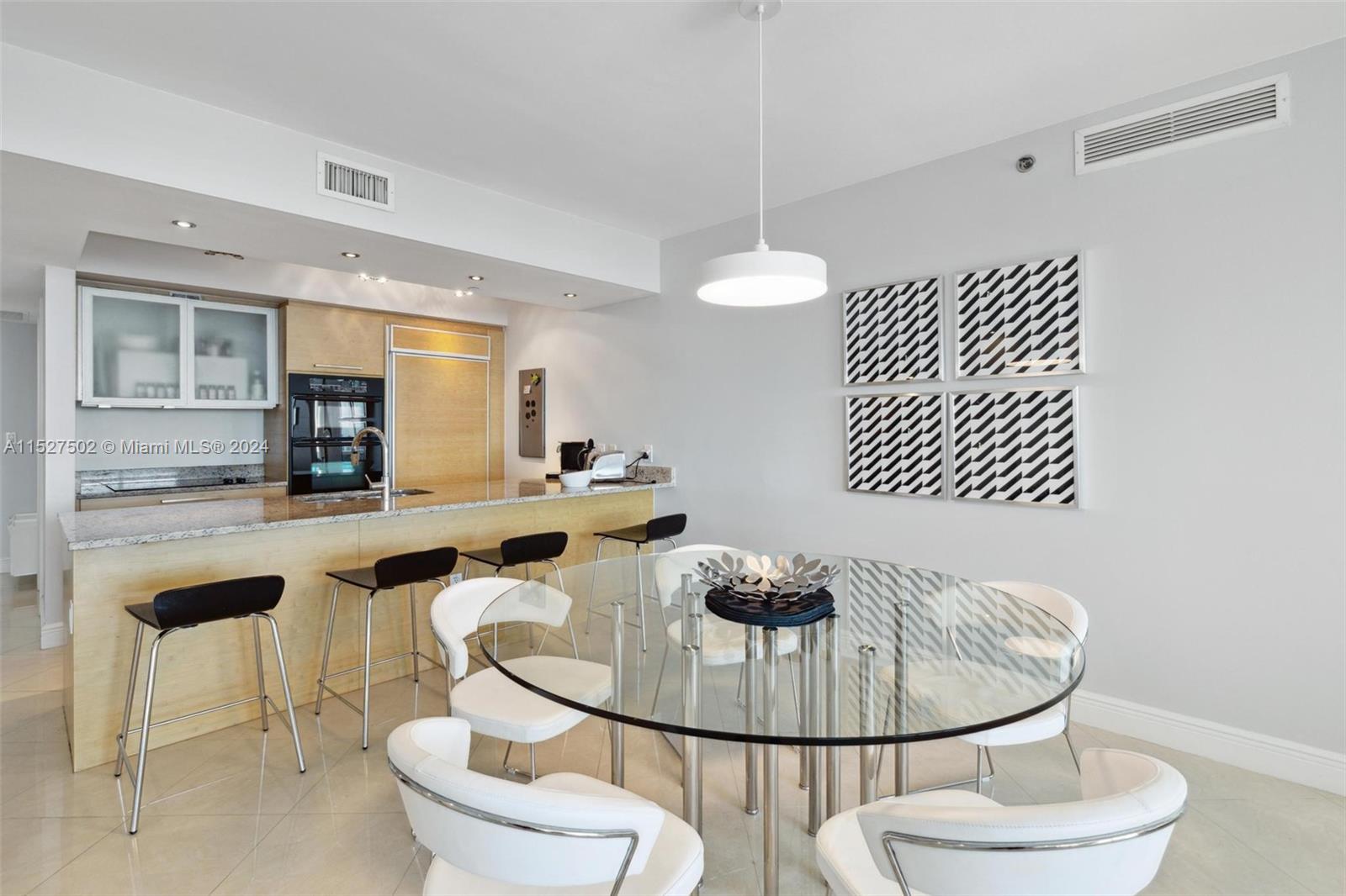 1830 S Ocean Dr Property Photo 8