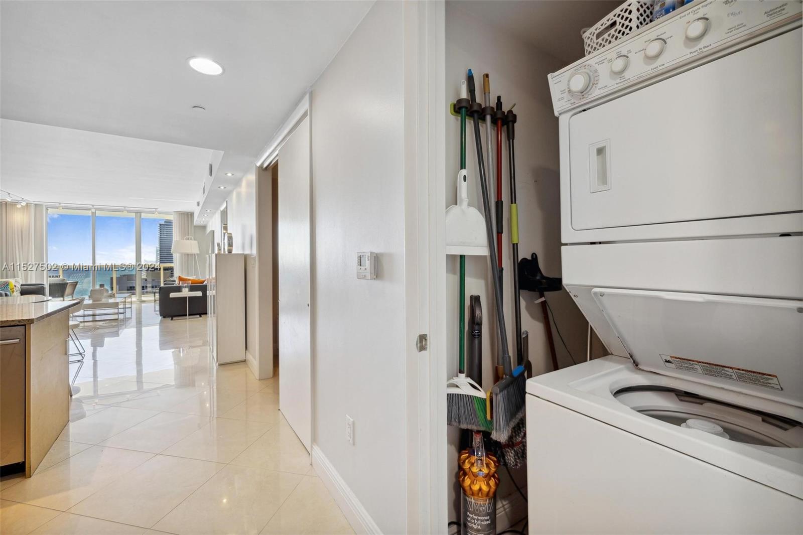 1830 S Ocean Dr Property Photo 12