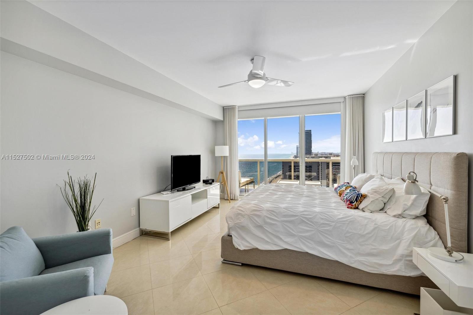 1830 S Ocean Dr Property Photo 14