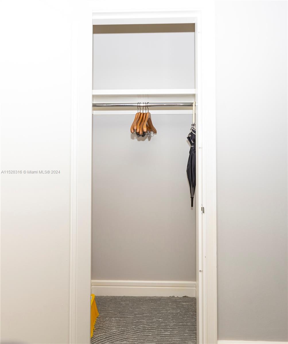 1435 Brickell Ave Property Photo 8