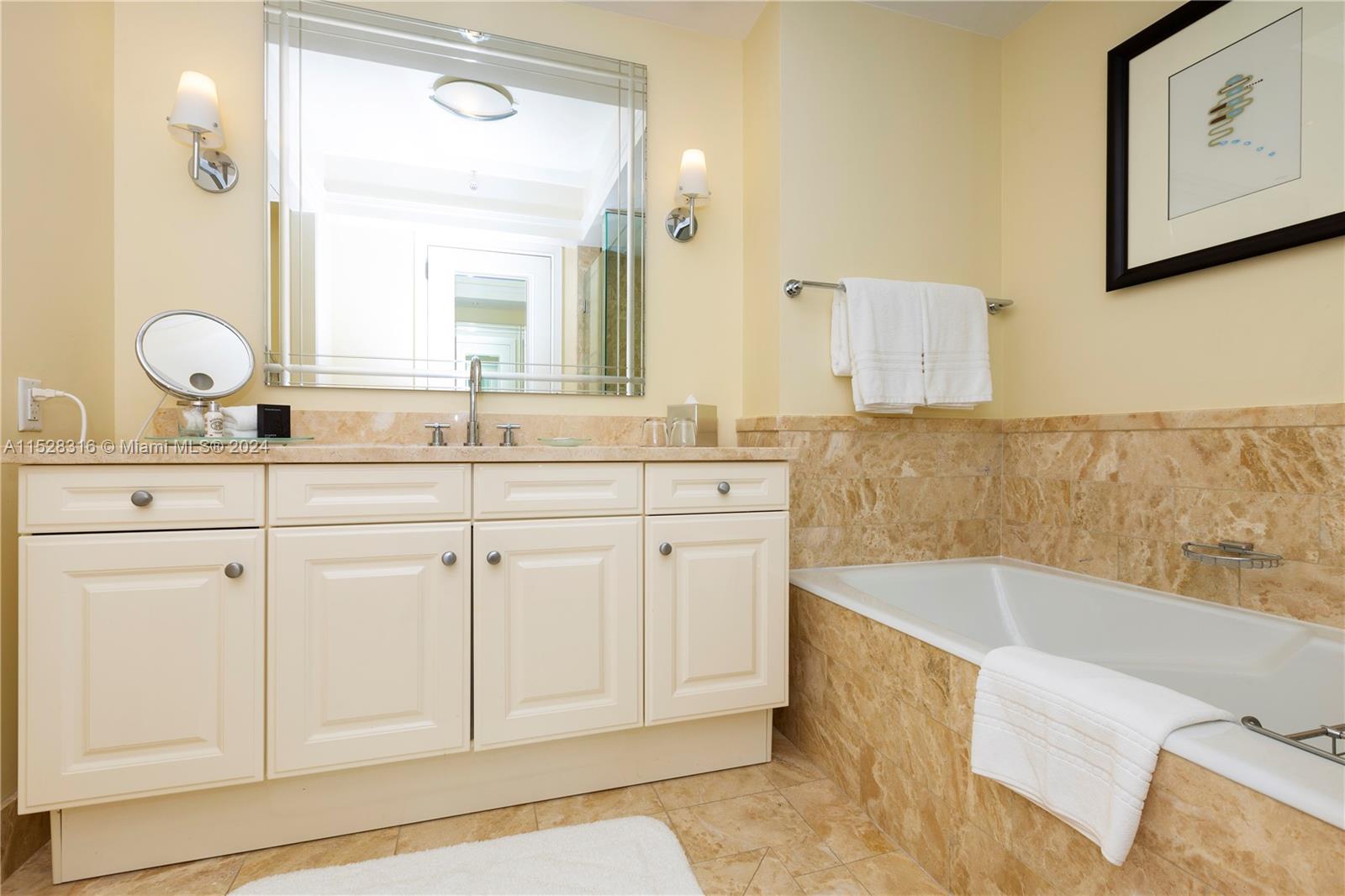 1435 Brickell Ave Property Photo 17