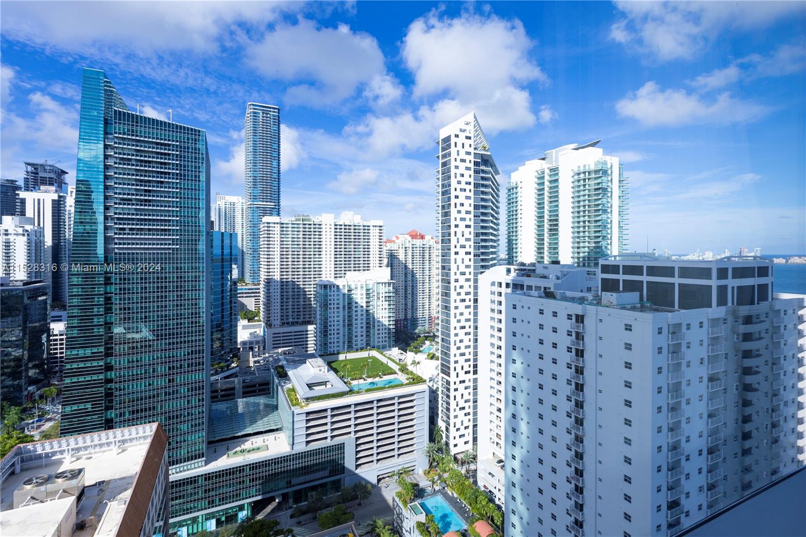 1435 Brickell Ave Property Photo 21