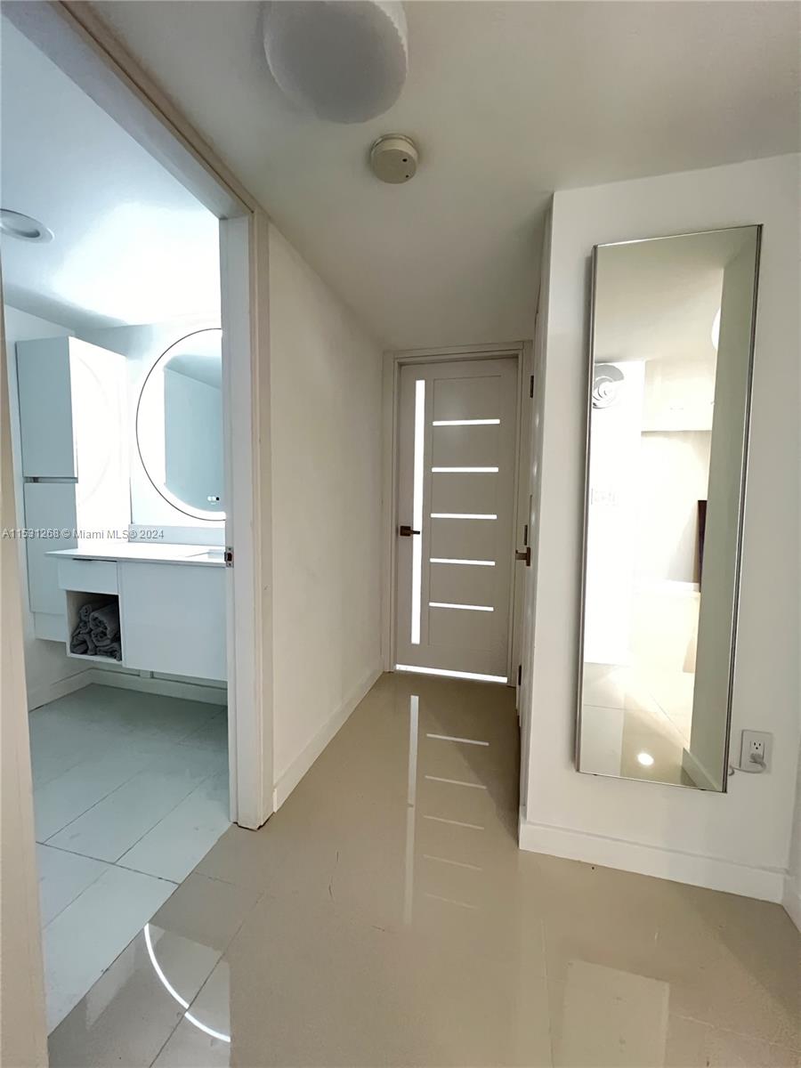 2751 S Ocean Dr N7ph Property Photo 4