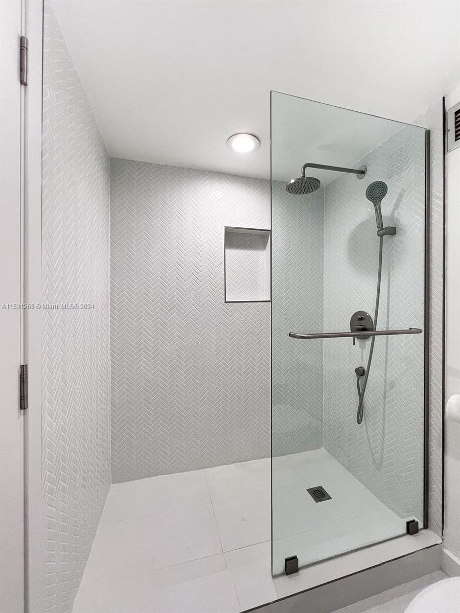 2751 S Ocean Dr N7ph Property Photo 15