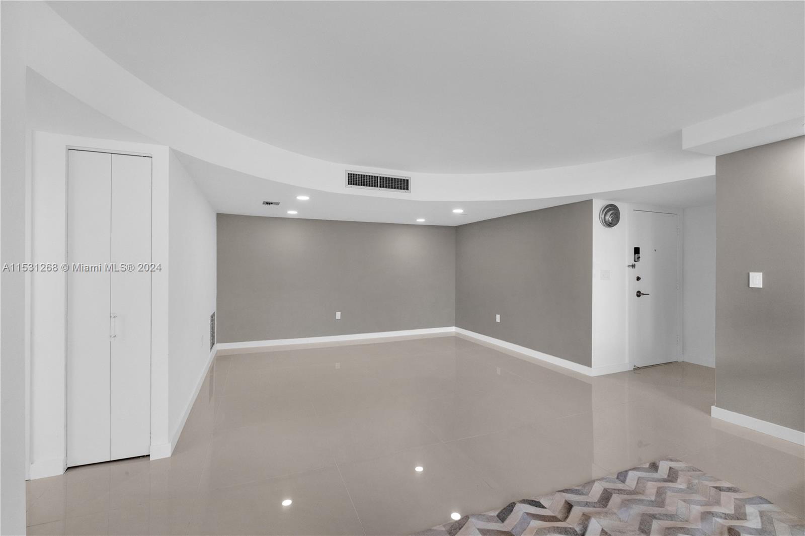 2751 S Ocean Dr N7ph Property Photo 20