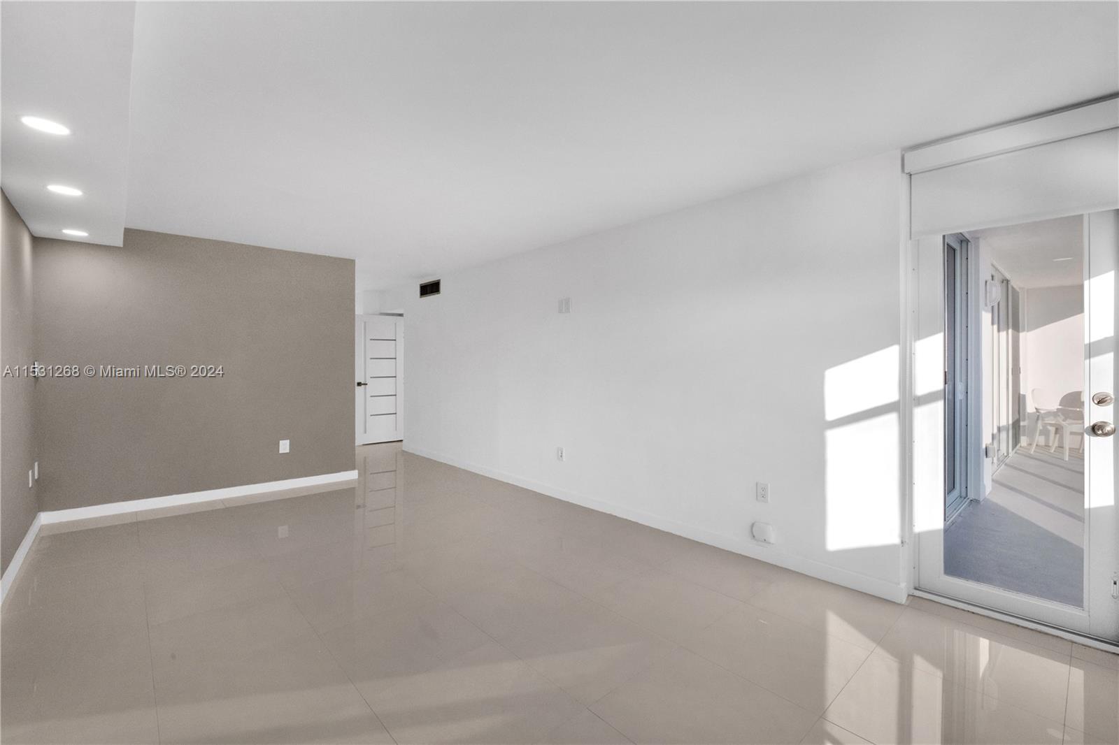 2751 S Ocean Dr N7ph Property Photo 35