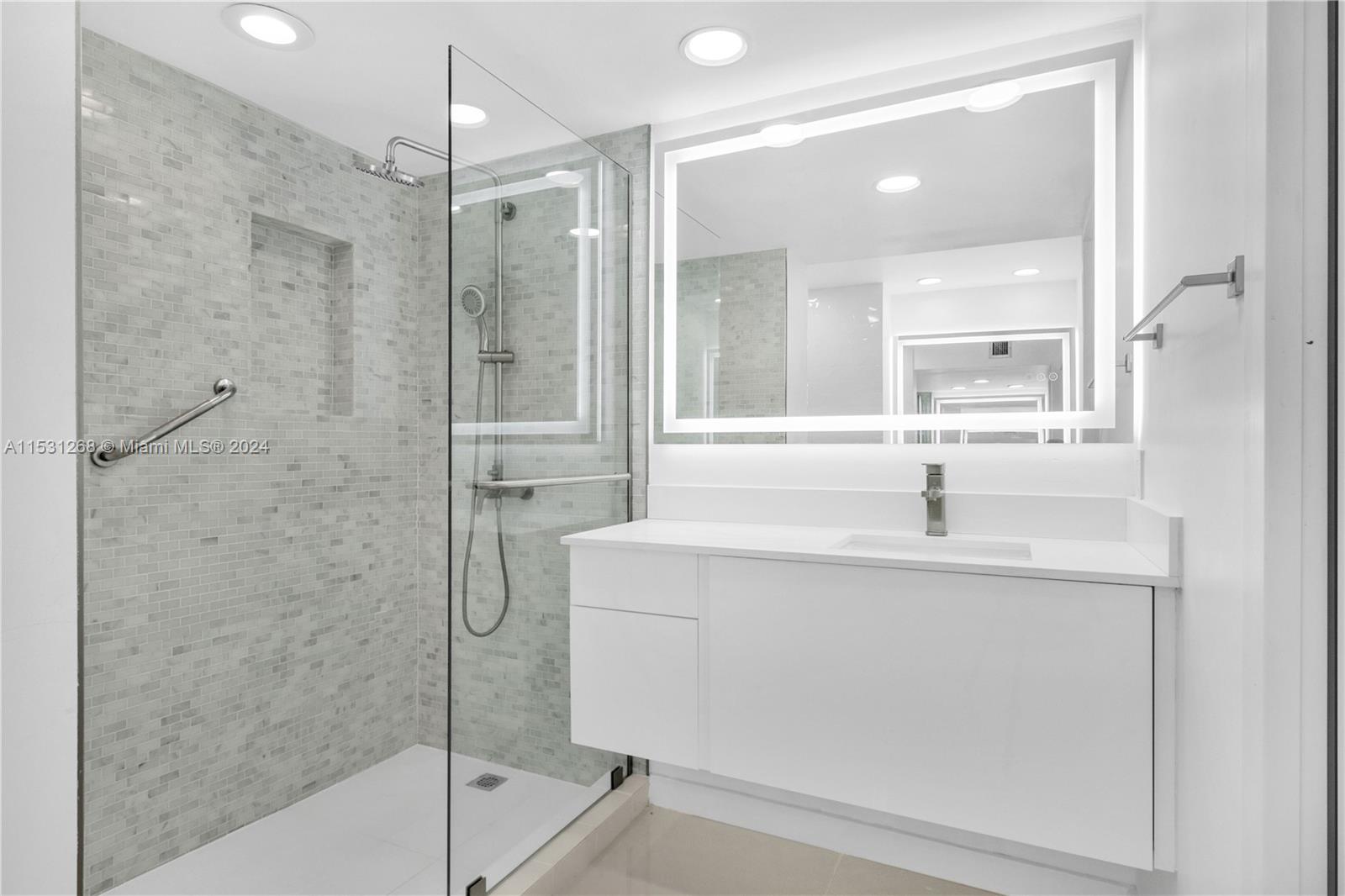 2751 S Ocean Dr N7ph Property Photo 43