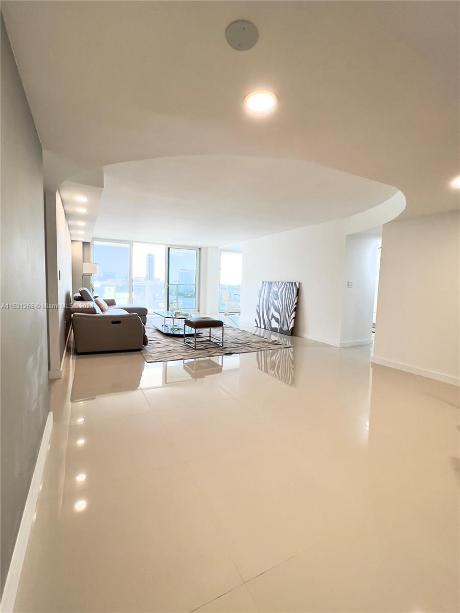 2751 S Ocean Dr N7ph Property Photo 49
