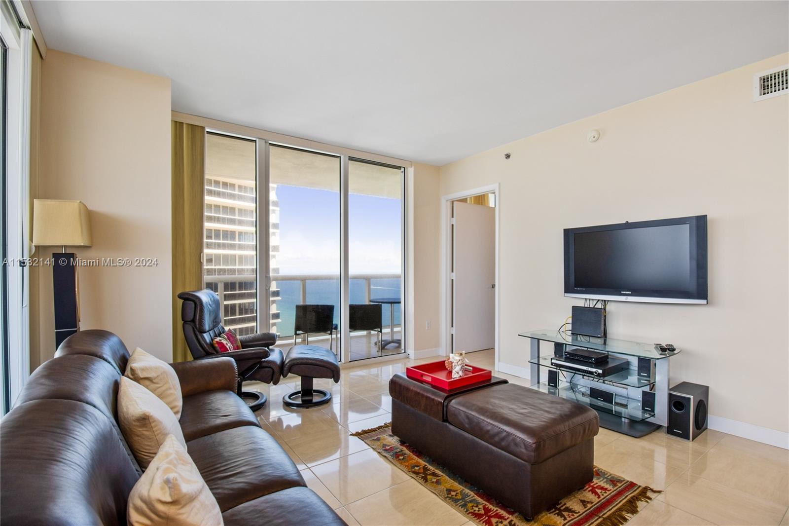 1830 S Ocean Dr Property Photo 1
