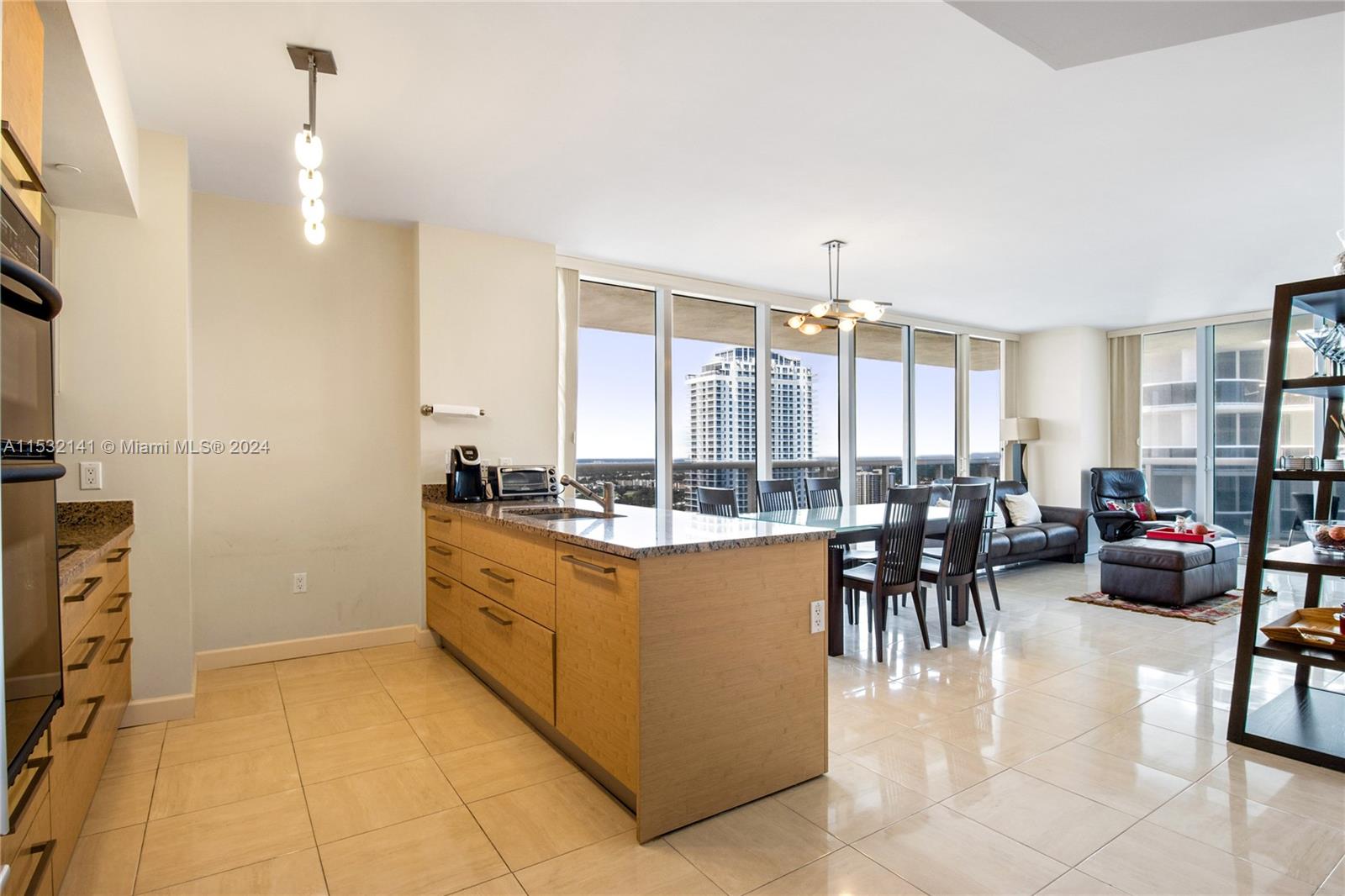 1830 S Ocean Dr Property Photo 8