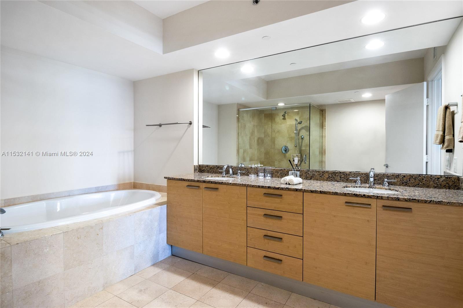 1830 S Ocean Dr Property Photo 13