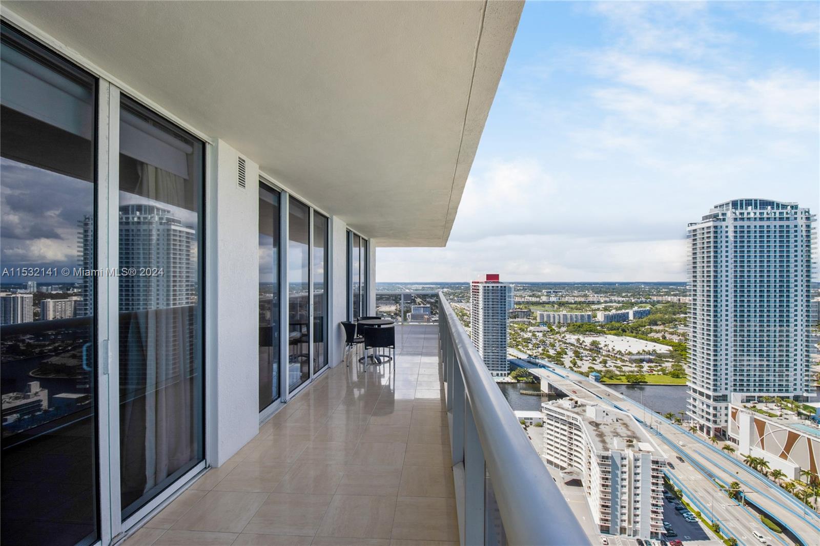 1830 S Ocean Dr Property Photo 20