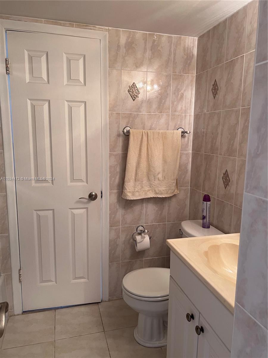 1825 S Ocean Dr 306 Property Photo 8