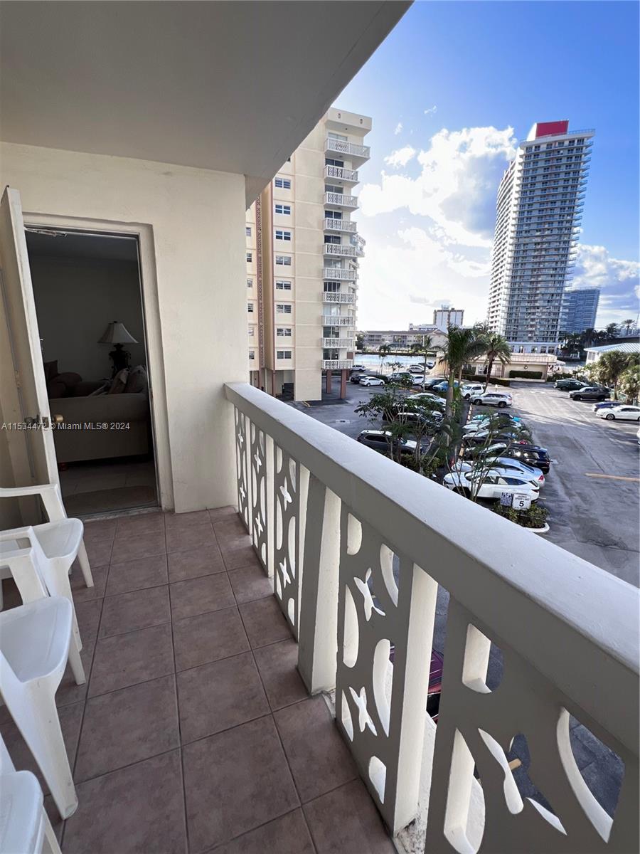 1825 S Ocean Dr 306 Property Photo 15