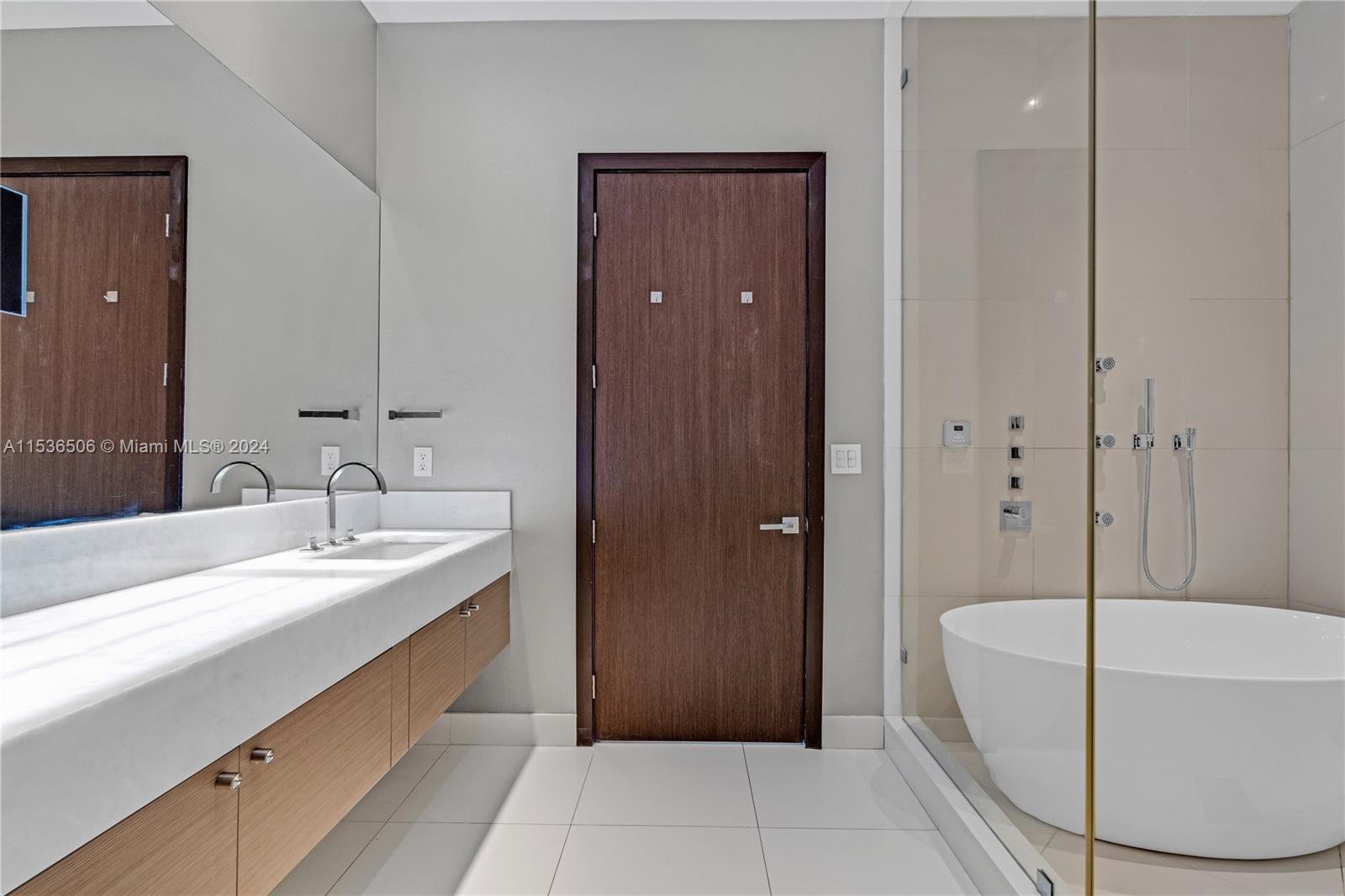 900 Brickell Key Blvd 1002 Property Photo 35