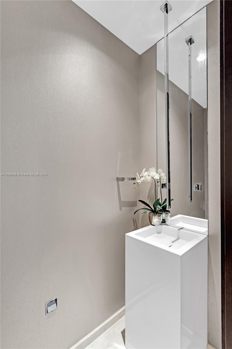 900 Brickell Key Blvd 1002 Property Photo 41