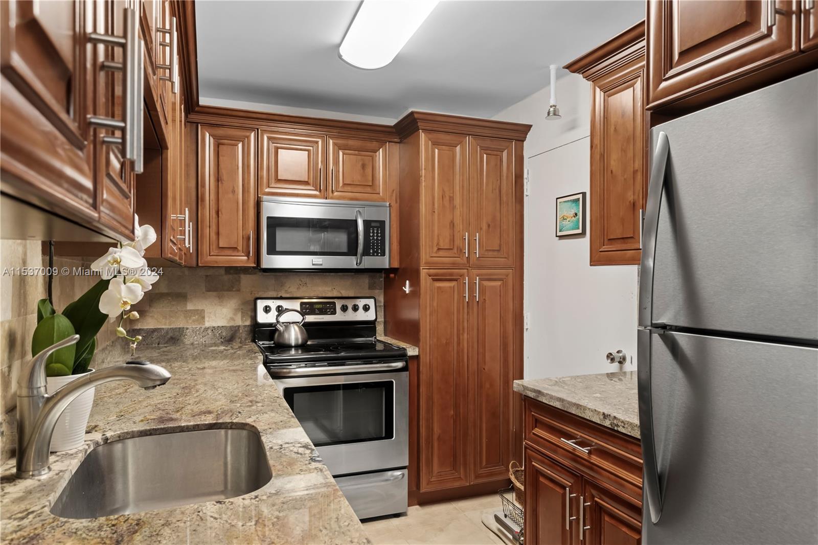 3 Island Ave 10k Property Photo 9