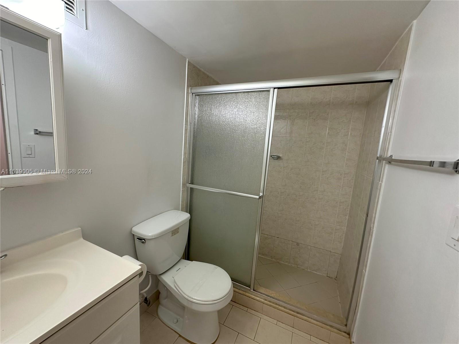 17021 N Bay Rd 320-4 Property Photo 19