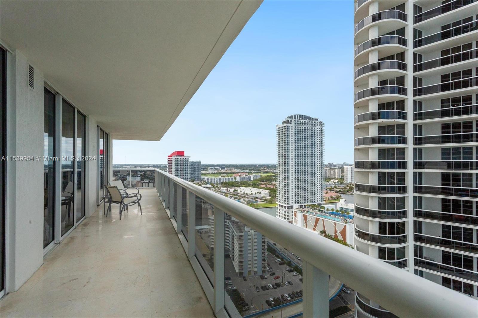 1830 S Ocean Dr Property Photo 11