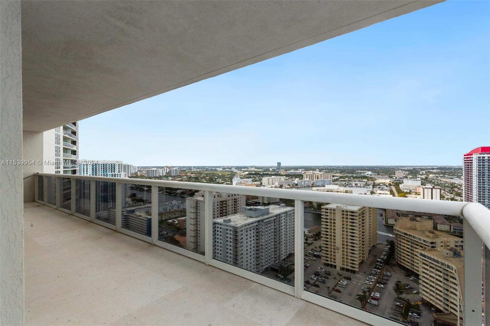 1830 S Ocean Dr Property Photo 12