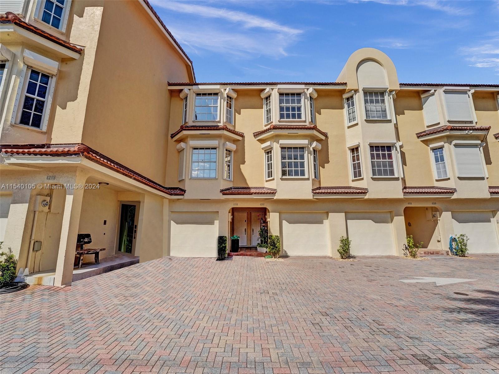 4212 N Ocean Dr Property Photo 23