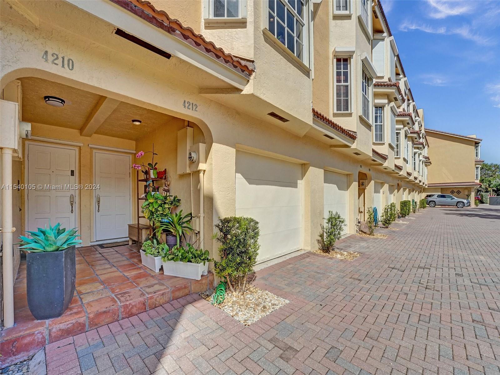 4212 N Ocean Dr Property Photo 27