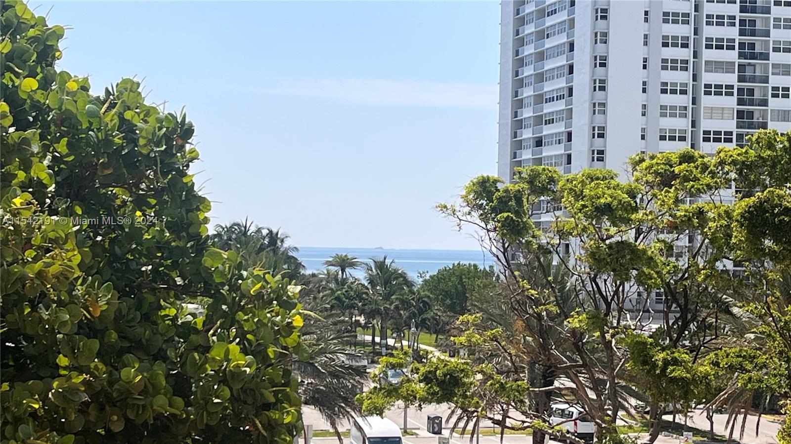 1865 S Ocean Dr 4f Property Photo 1