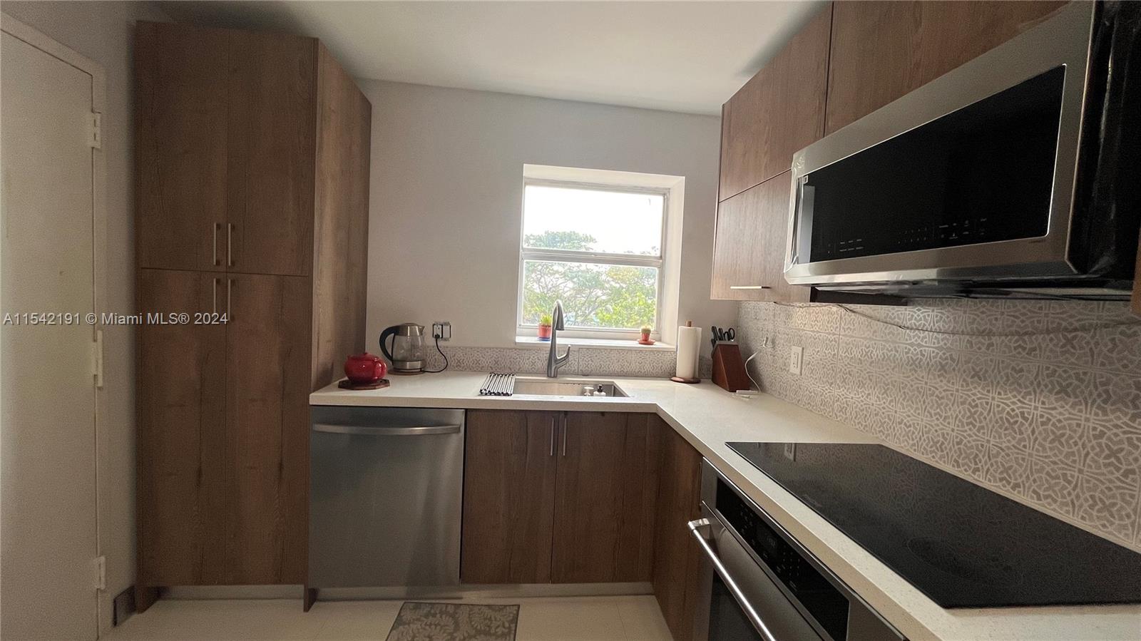 1865 S Ocean Dr 4f Property Photo 6