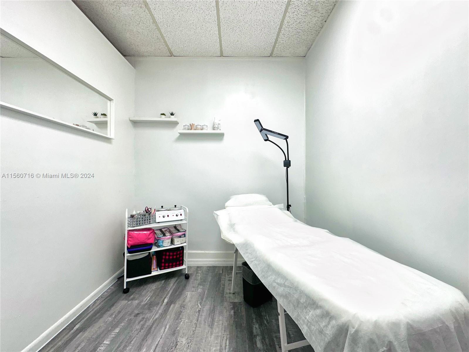 Full-service Beauty Salon For Sale On 8th Street In Miami Property Photo 7