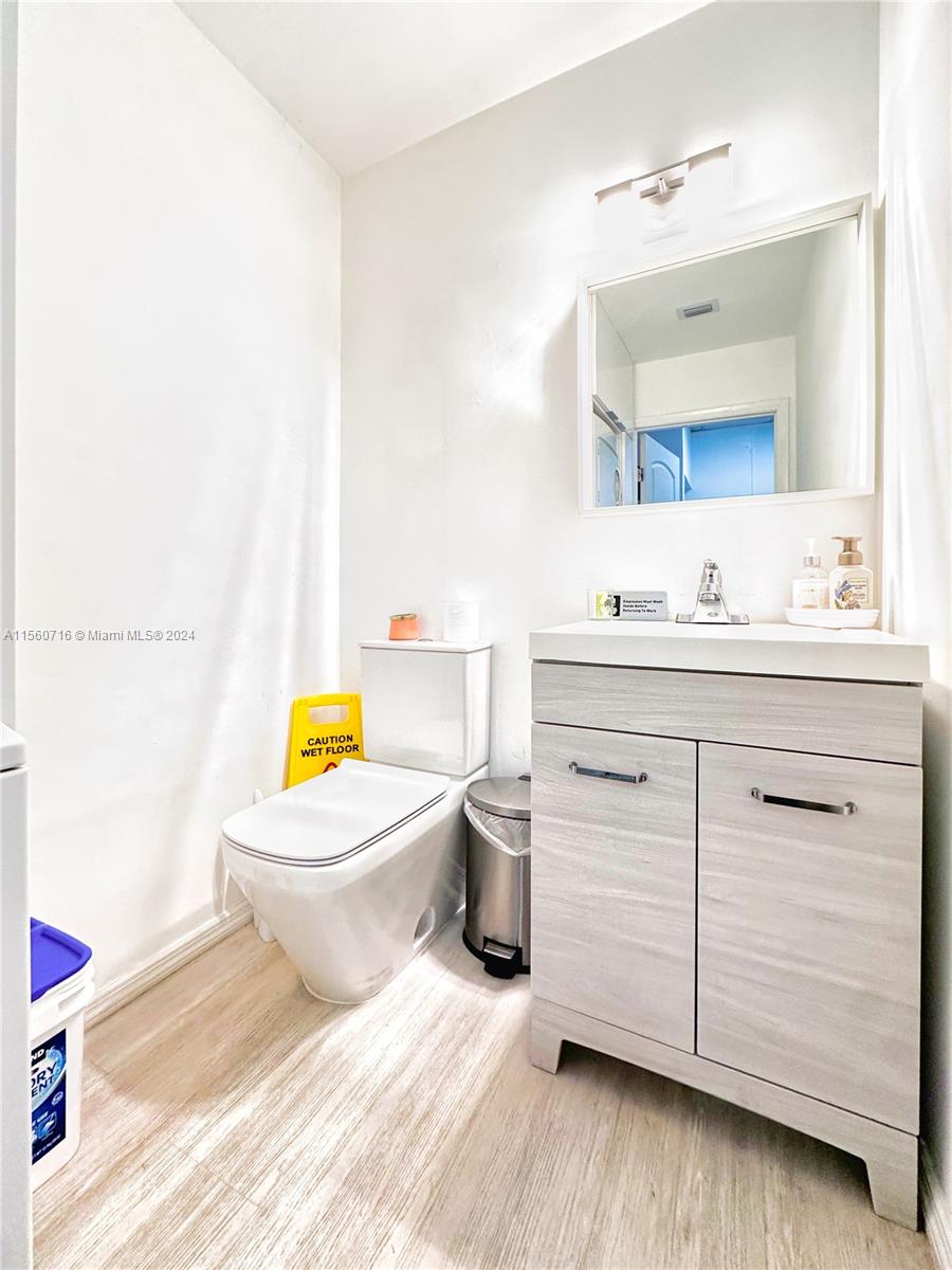 Full-service Beauty Salon For Sale On 8th Street In Miami Property Photo 9