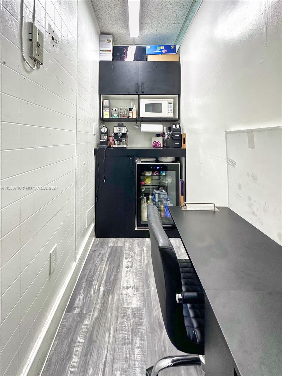 Full-service Beauty Salon For Sale On 8th Street In Miami Property Photo 13