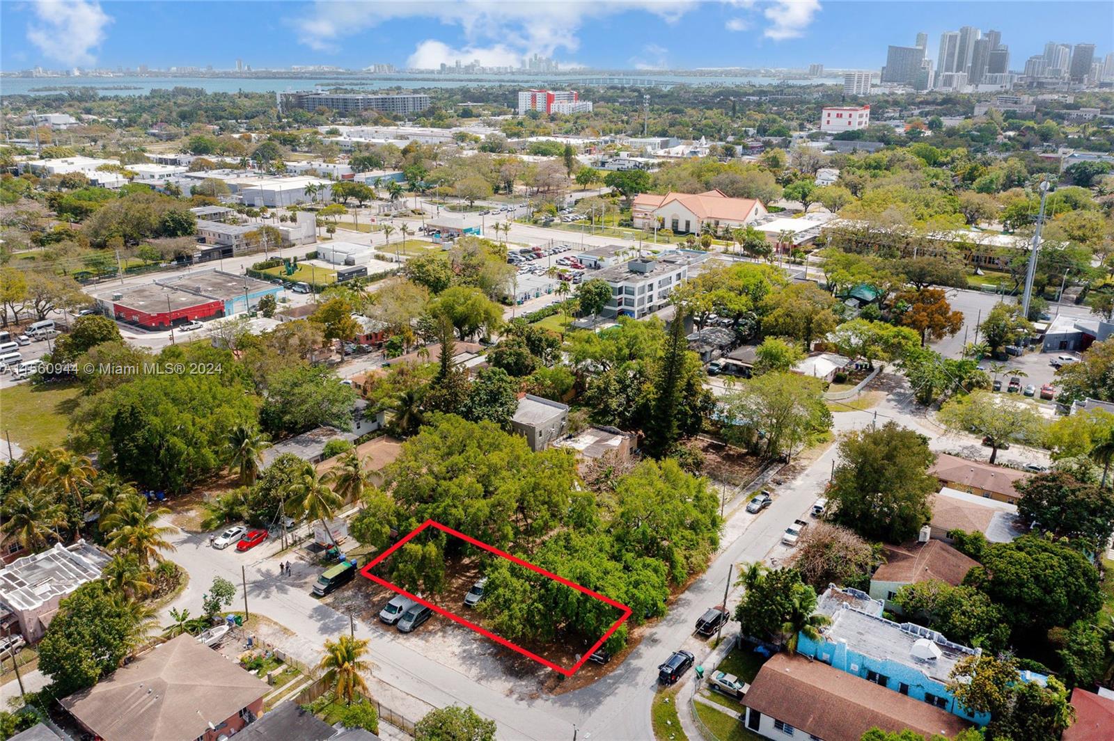 A11560944 Property Photo 1