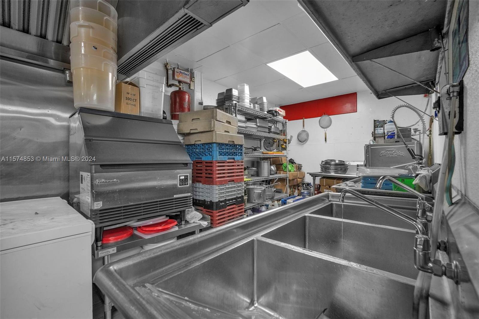 Property Photo 27