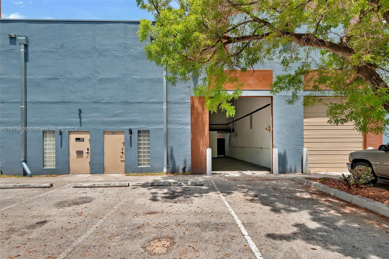 20200 Nw 2nd Ave C6 Property Photo 17
