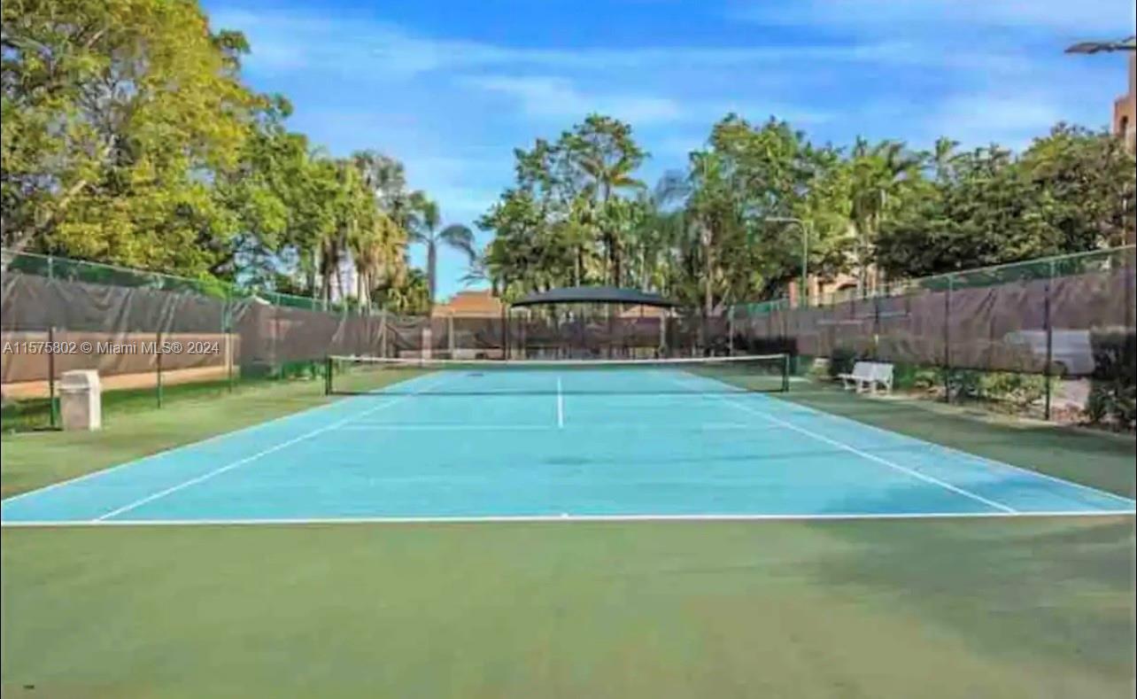 19801 E Country Club Dr 4604 Property Photo 27
