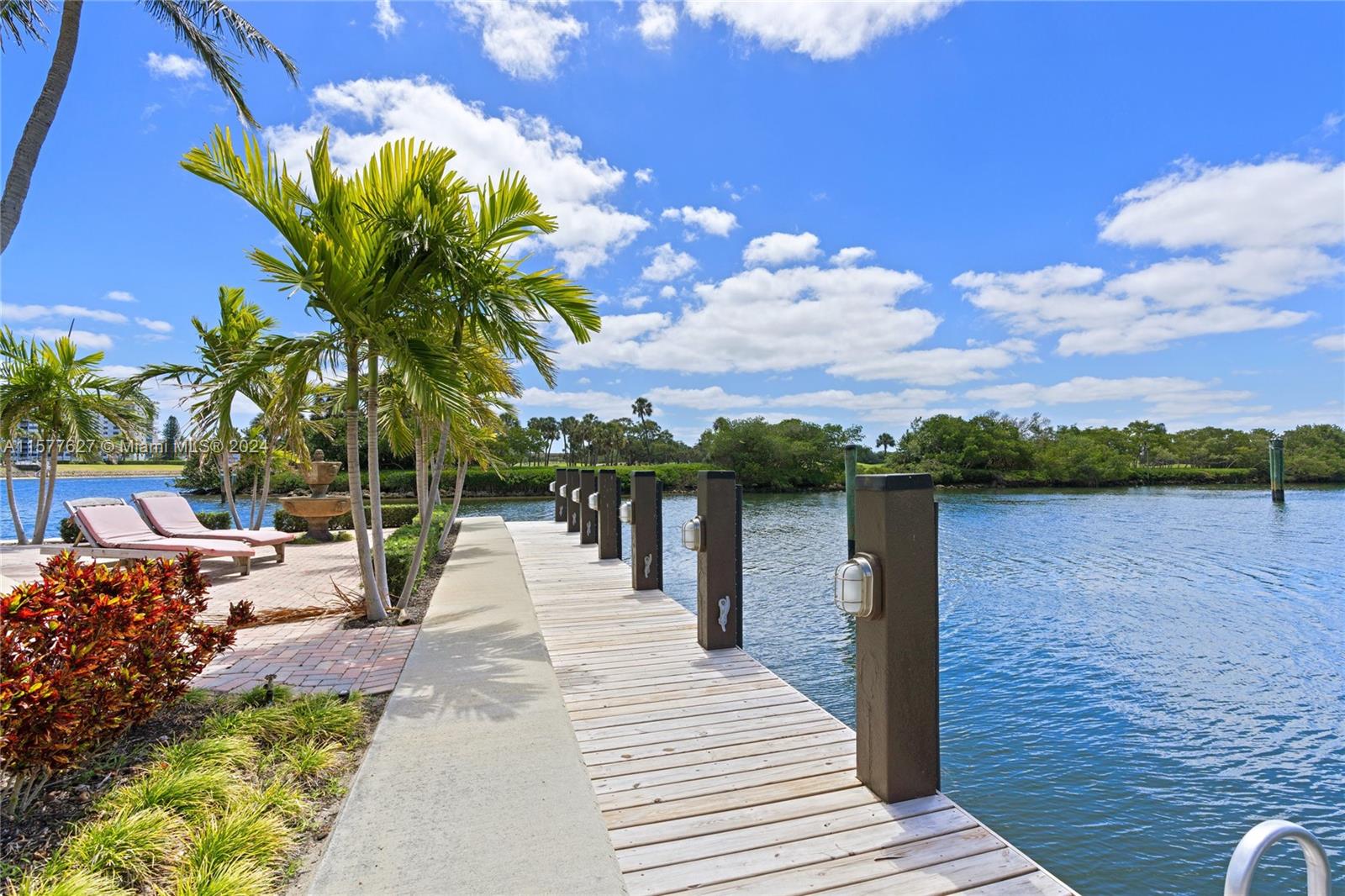 848 Harbour Isle Pl Property Photo 11