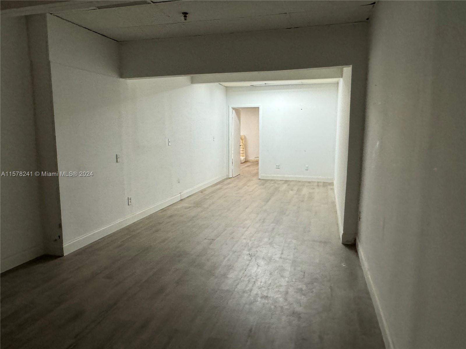 5445 Collins Ave Cu4 Property Photo 10