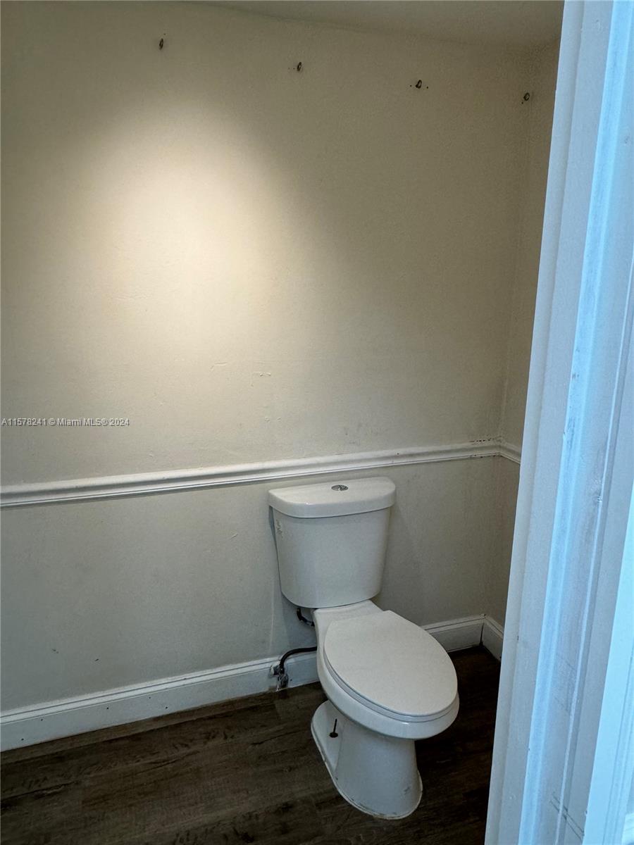 5445 Collins Ave Cu4 Property Photo 14