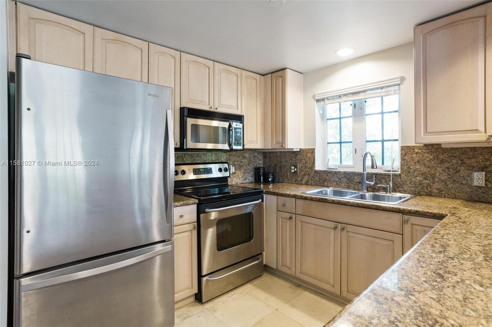 300 Euclid Ave 206 Property Photo 5