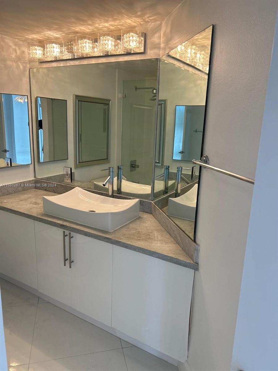 701 Brickell Key Blvd 202 Property Photo 17