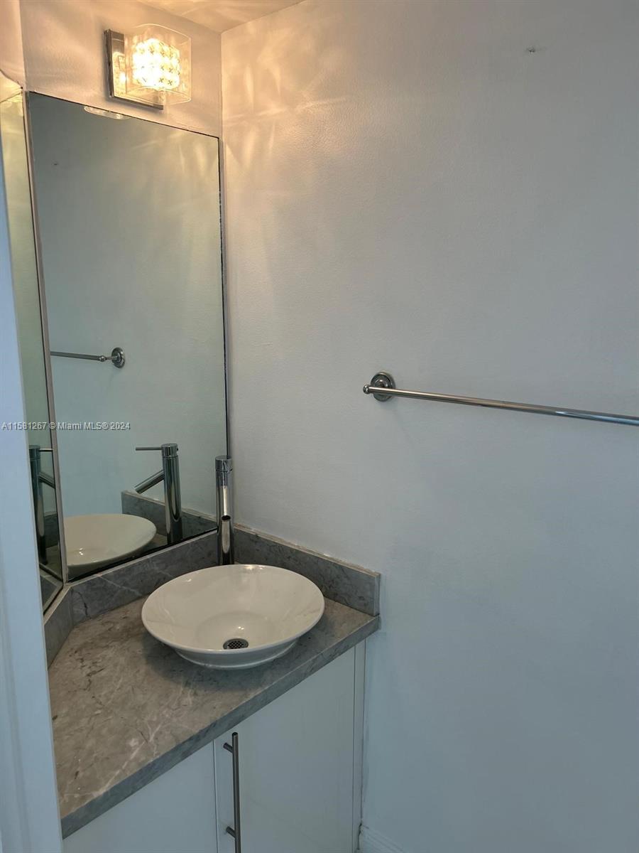 701 Brickell Key Blvd 202 Property Photo 19