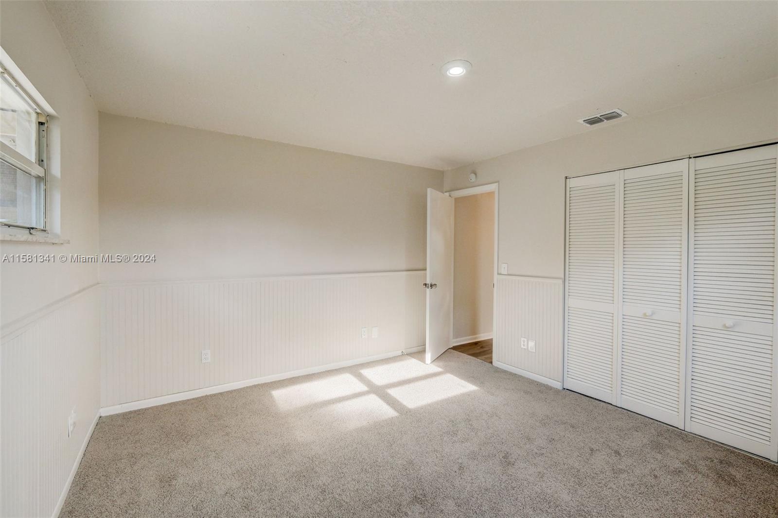 7004 Georges Rd Property Photo 7