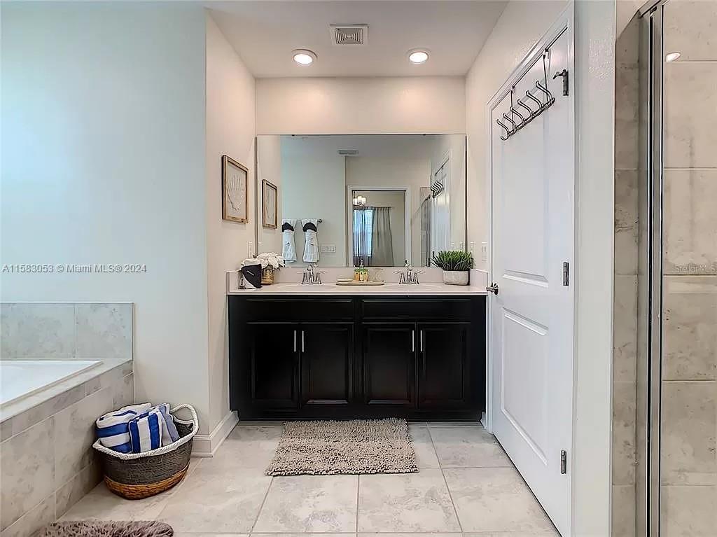 587 Ocean Course Ave 1602 Property Photo 13